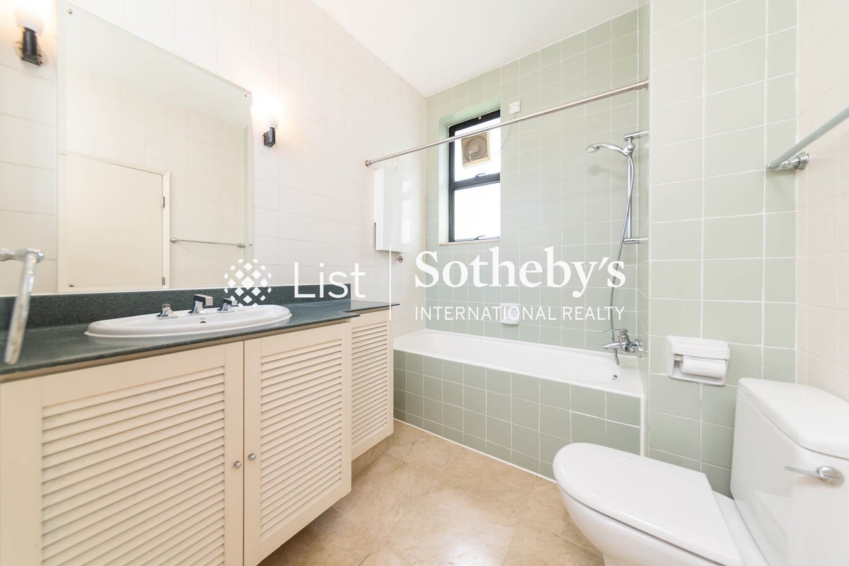 28 Stanley Village Road 赤柱村道28號 | Master Bathroom