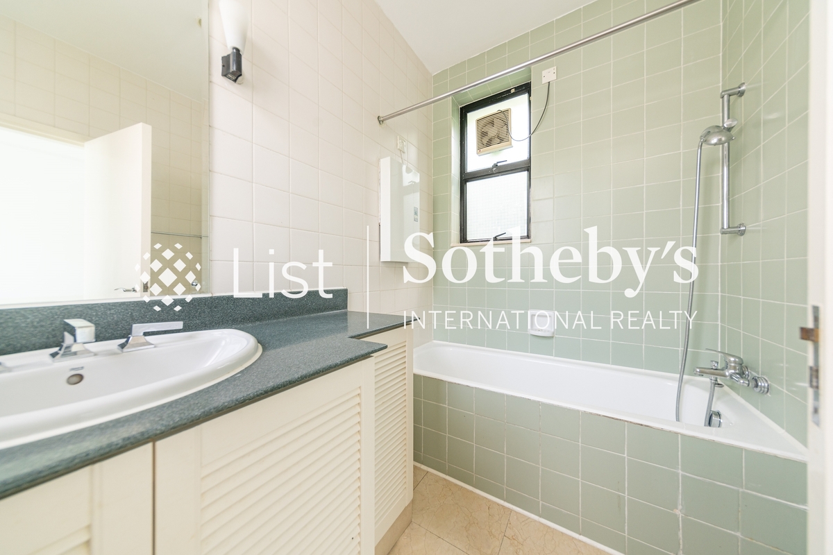 28 Stanley Village Road 赤柱村道28號 | Master Bathroom