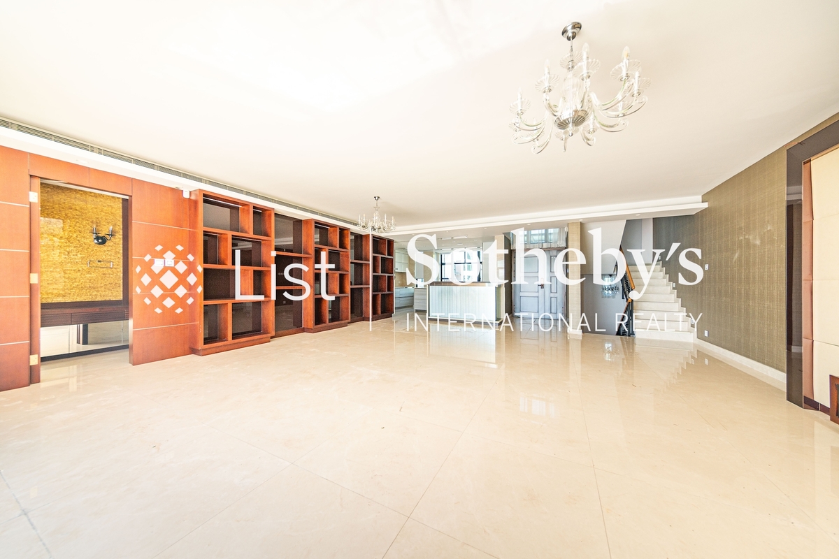 Villa Rosa 玫瑰園 | Living and Dining Room