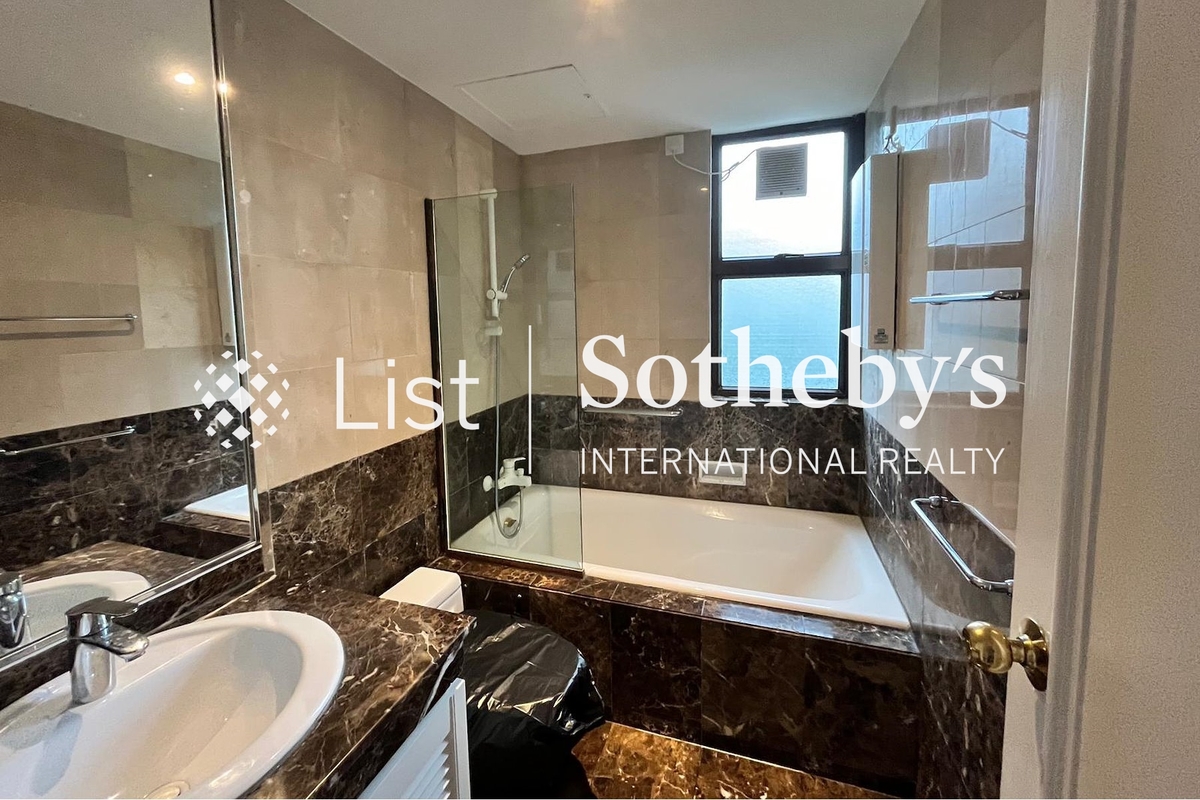 Grand Bowen 寶雲殿 | Master Bathroom