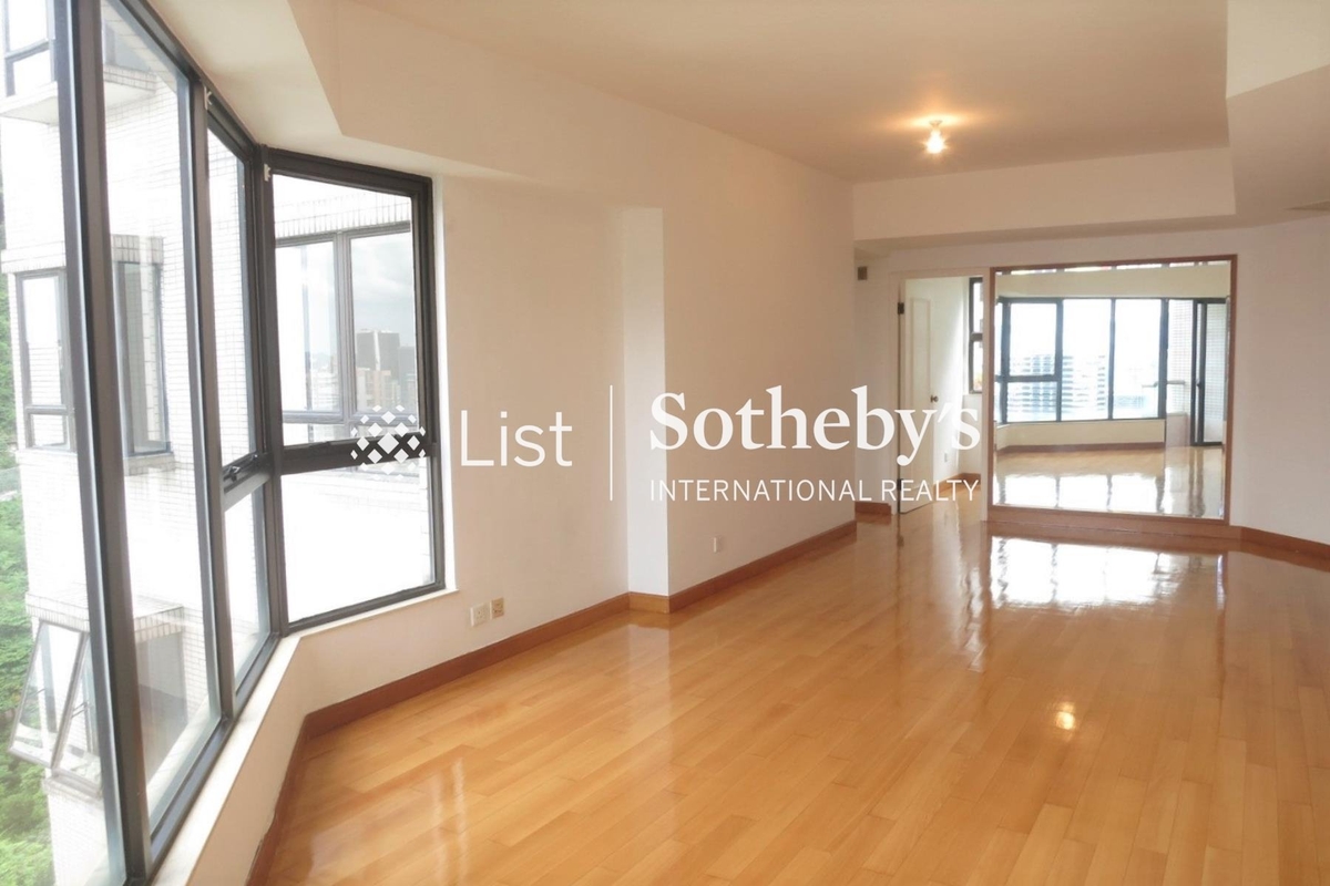 Grand Bowen 寶雲殿 | Living and Dining Room