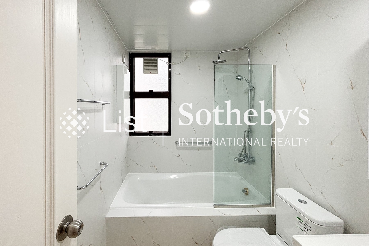 Grand Bowen 寶雲殿 | Master Bathroom