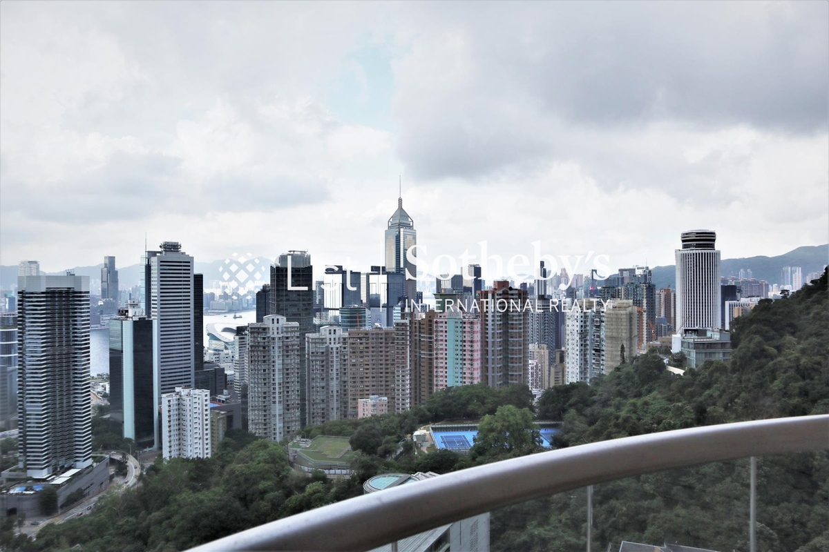 Grand Bowen 寶雲殿 | Balcony off Living and Dining Room