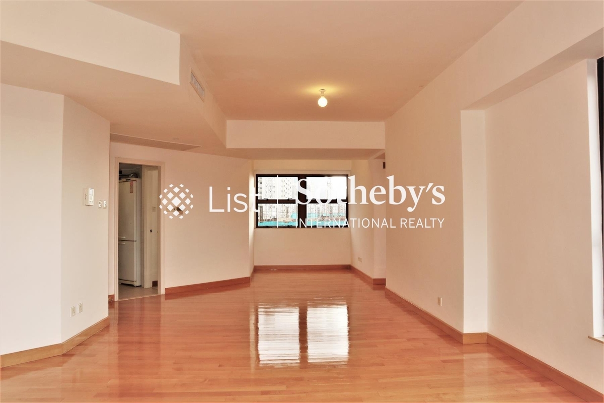 Grand Bowen 寶雲殿 | Living and Dining Room