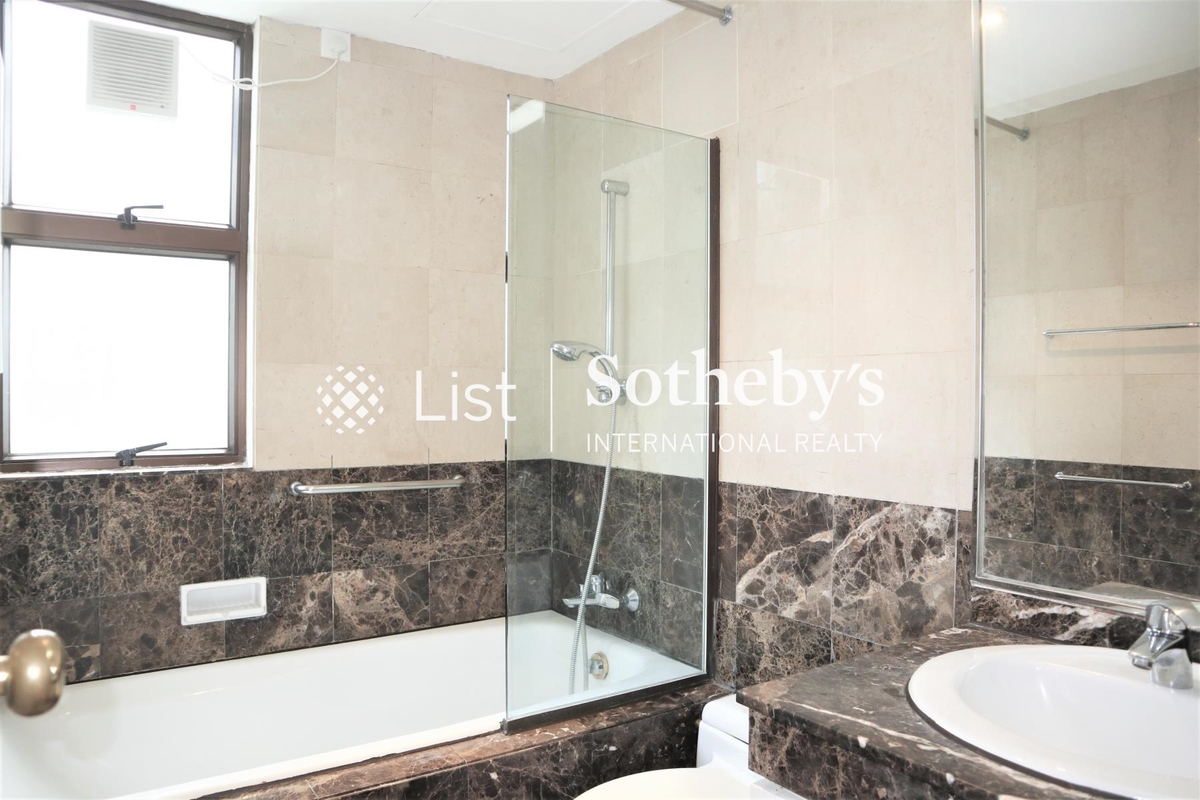 Grand Bowen 寶雲殿 | Master Bathroom