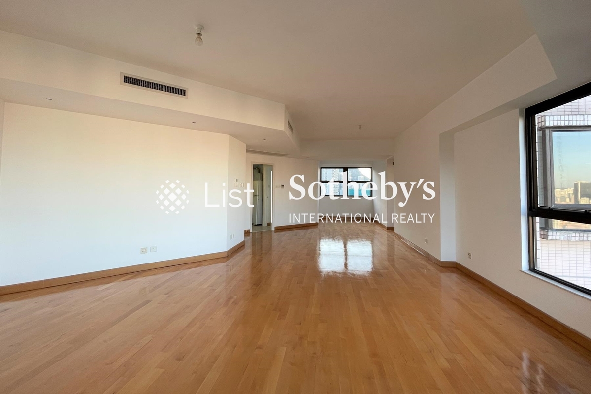 Grand Bowen 寶雲殿 | Living and Dining Room