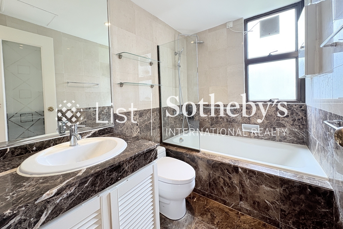 Grand Bowen 寶雲殿 | Master Bathroom