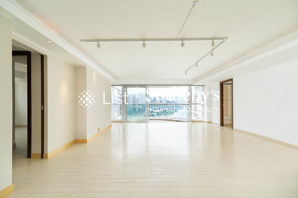 Villa Cecil Phase 3 趙苑3期 | Living and Dining Room