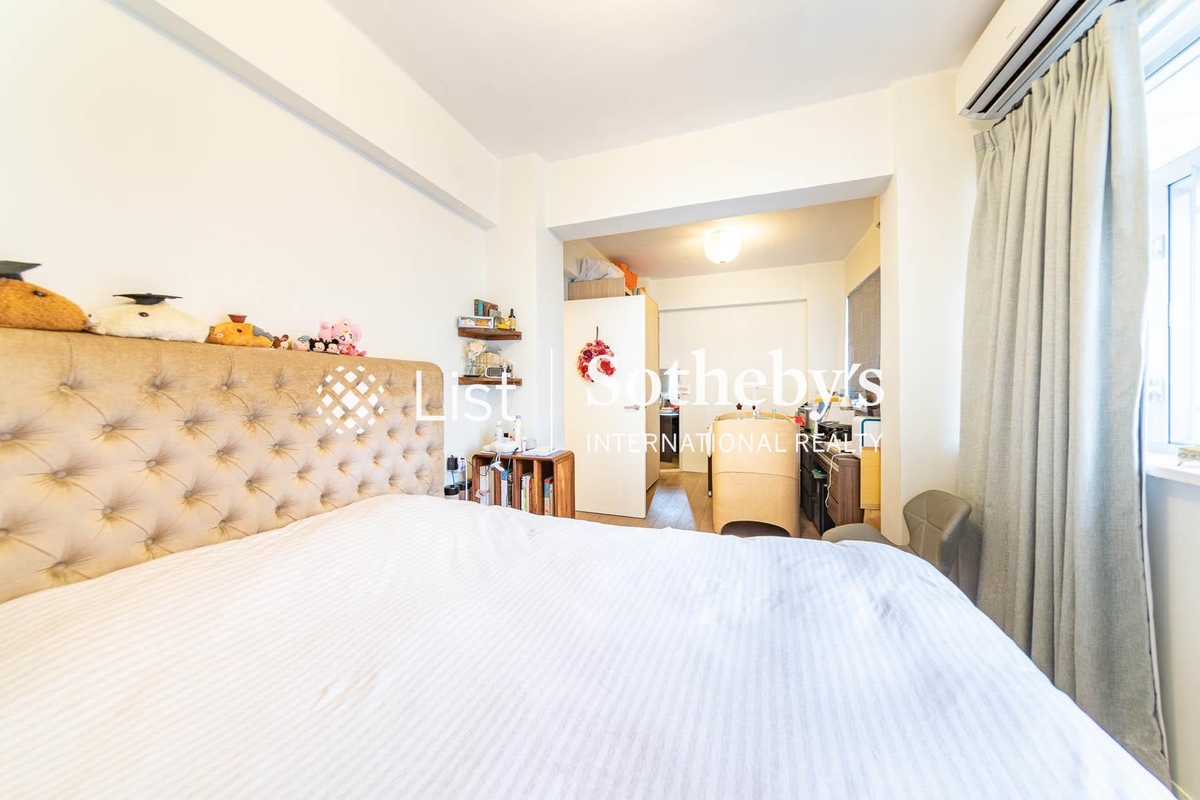 Po Tak Mansion 寶德大廈 | Master Bedroom