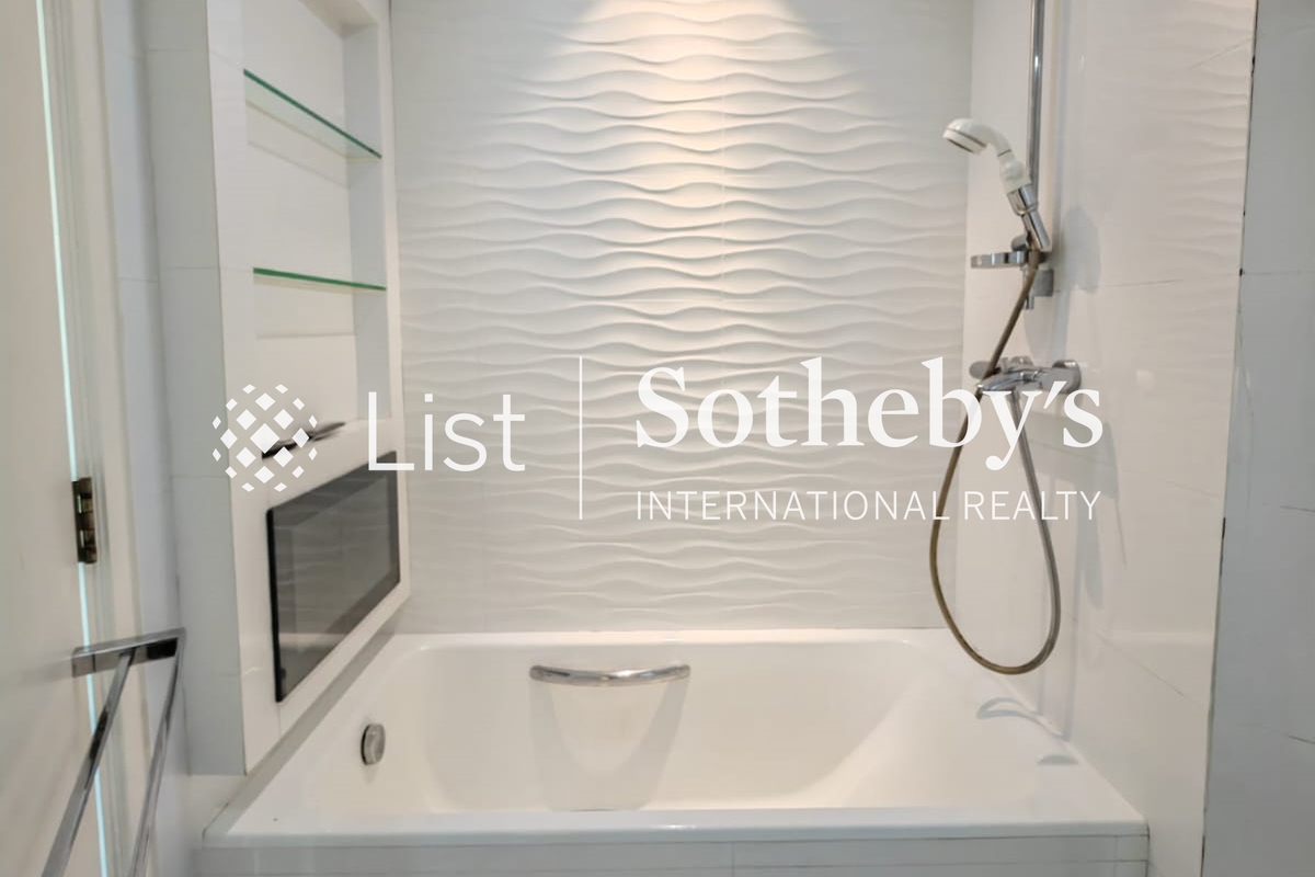 Sorrento 擎天半島 | Master Bathroom