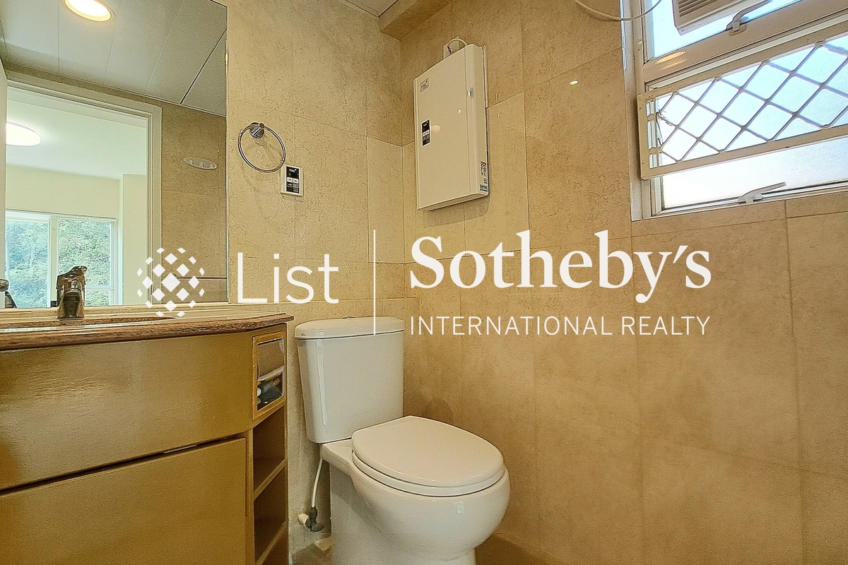 Pacific Palisades 宝马山花园 | Guest Bathroom