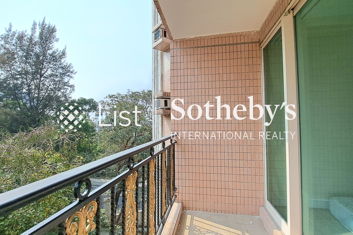 Pacific Palisades 宝马山花园 | Balcony off Living and Dining Room