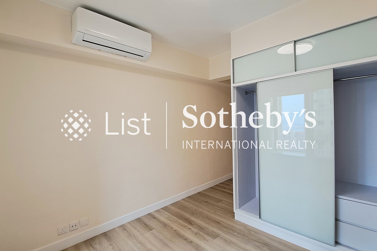 Pacific Palisades 宝马山花园 | Built-in Wardrobe in Master Bedroom 