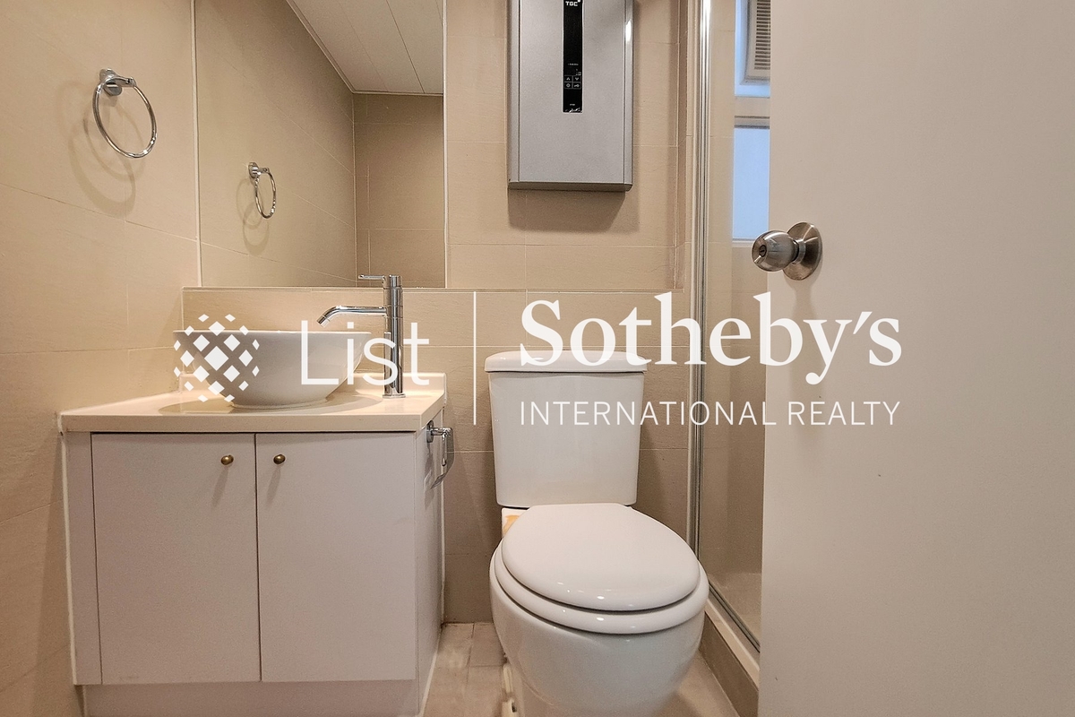 Pacific Palisades 宝马山花园 | Guest Bathroom