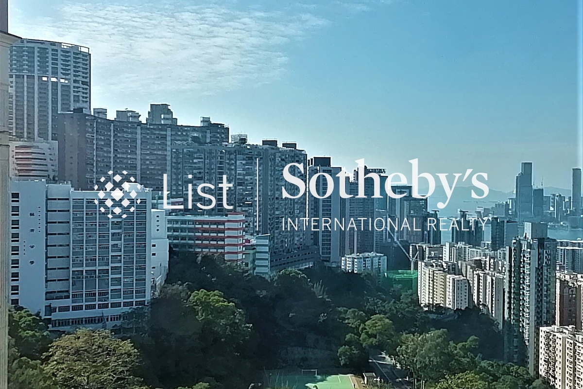 Pacific Palisades 寶馬山花園 | View from Living and Dining Room