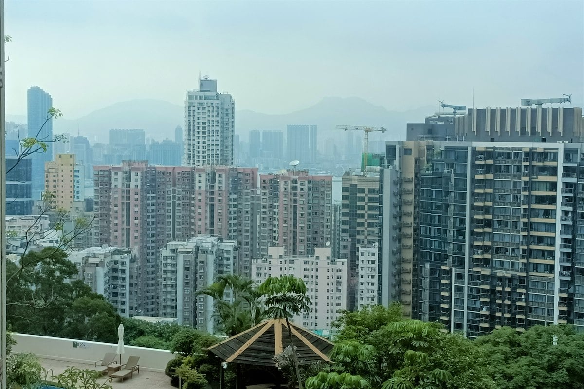 Pacific Palisades 寶馬山花園 | View from Living and Dining Room