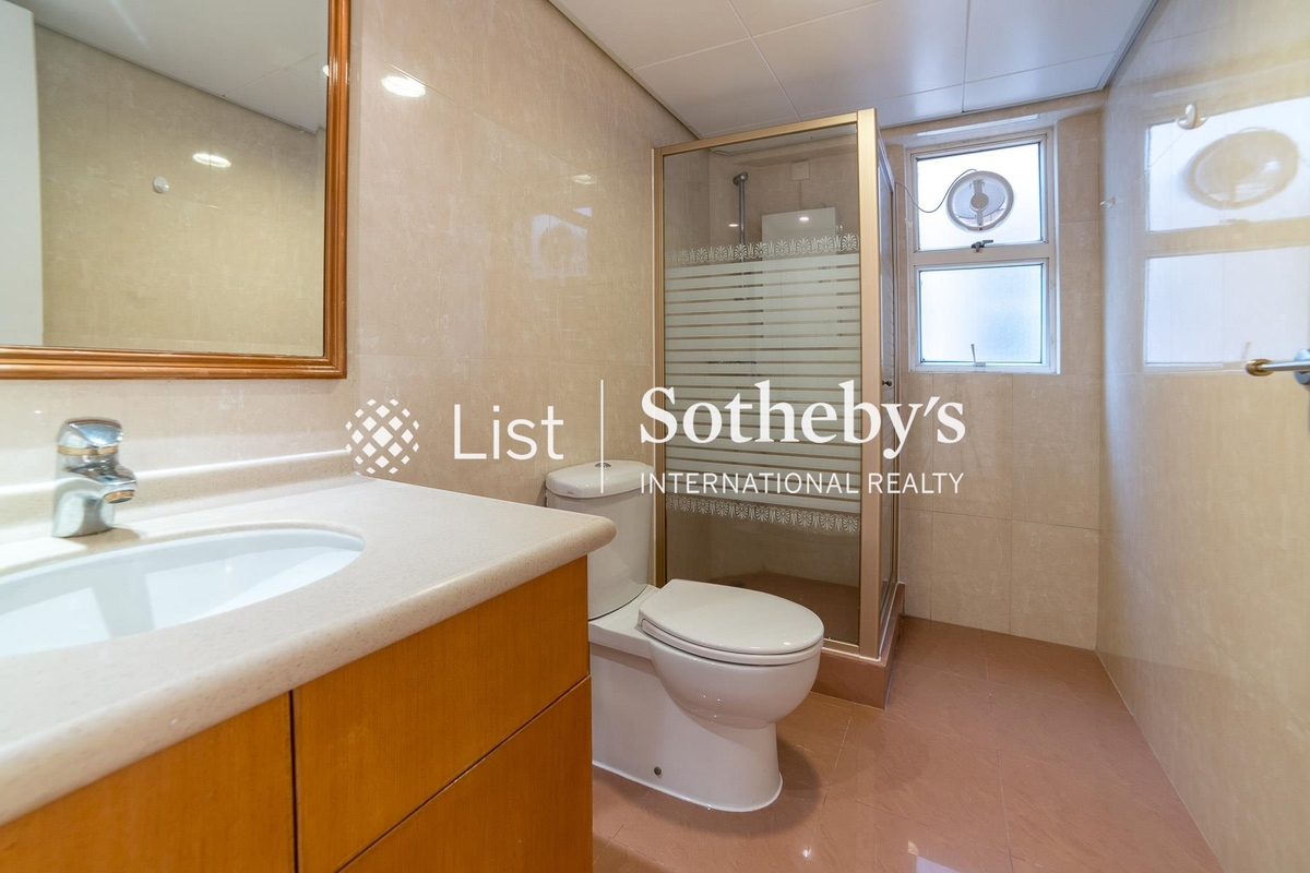 Pacific Palisades 寶馬山花園 | Guest Bathroom