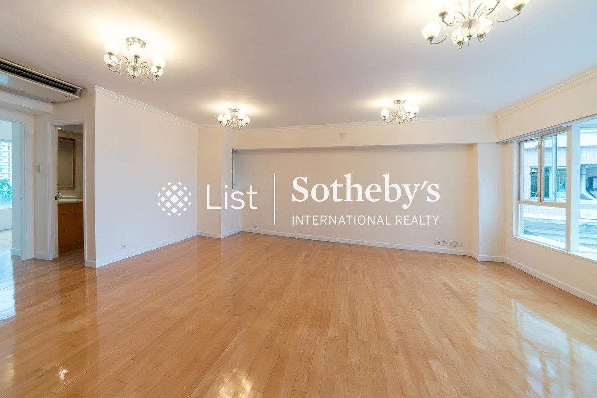 Pacific Palisades 寶馬山花園 | Living and Dining Room