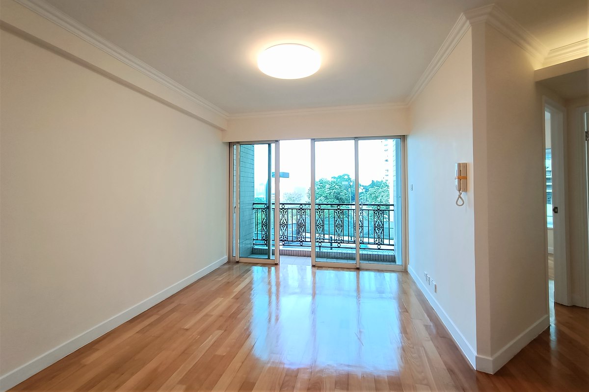 Pacific Palisades 寶馬山花園 |  Living and Dining Room