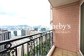 Pacific Palisades 宝马山花园 | Balcony off Living and Dining Room