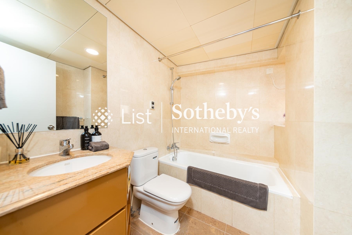 Pacific Palisades 寶馬山花園 | Guest Bathroom