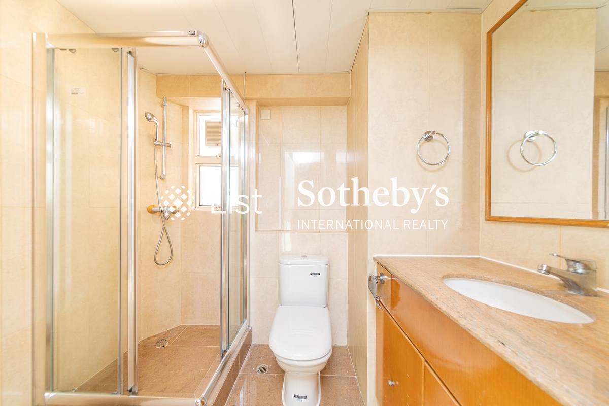 Pacific Palisades 寶馬山花園 | Guest Bathroom