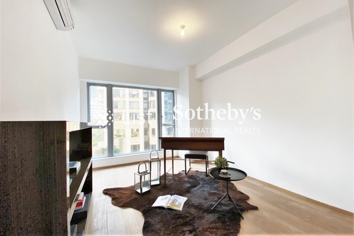 The Carmina 嘉名苑 | Second Bedroom