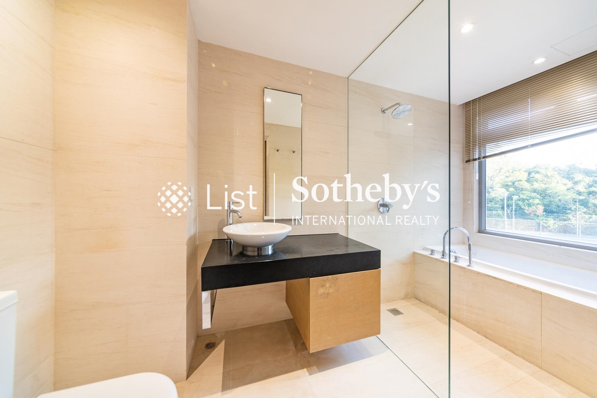 The Carmina 嘉名苑 | Master Bathroom