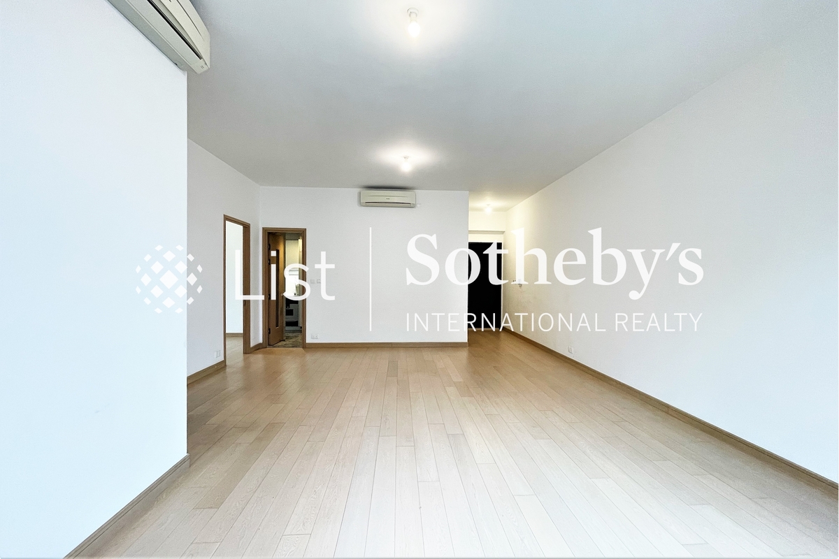 Upton 維港峰 | Living and Dining Room