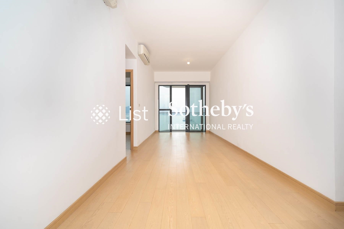 Upton 維港峰 | Living and Dining Room