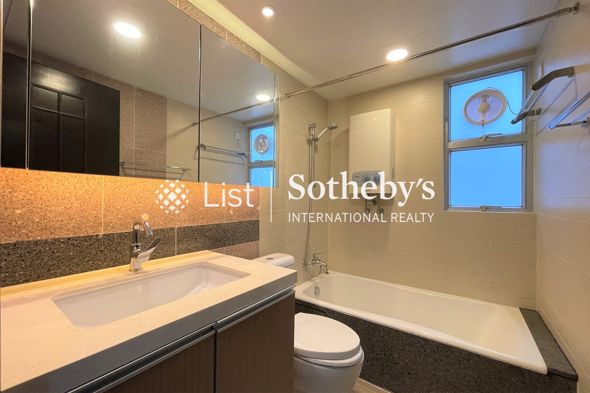 The Regalis 帝鑾閣 | Master Bathroom