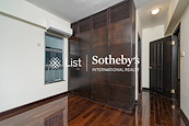 The Regalis 帝鑾閣 | Built-in Wardrobe in Master Bedroom