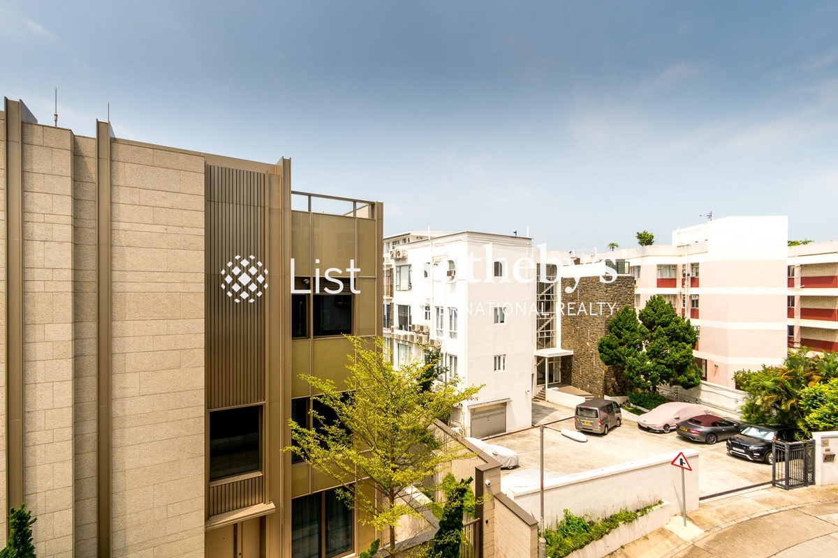 The Regalis 帝鑾閣 | View from Living and Dining Room