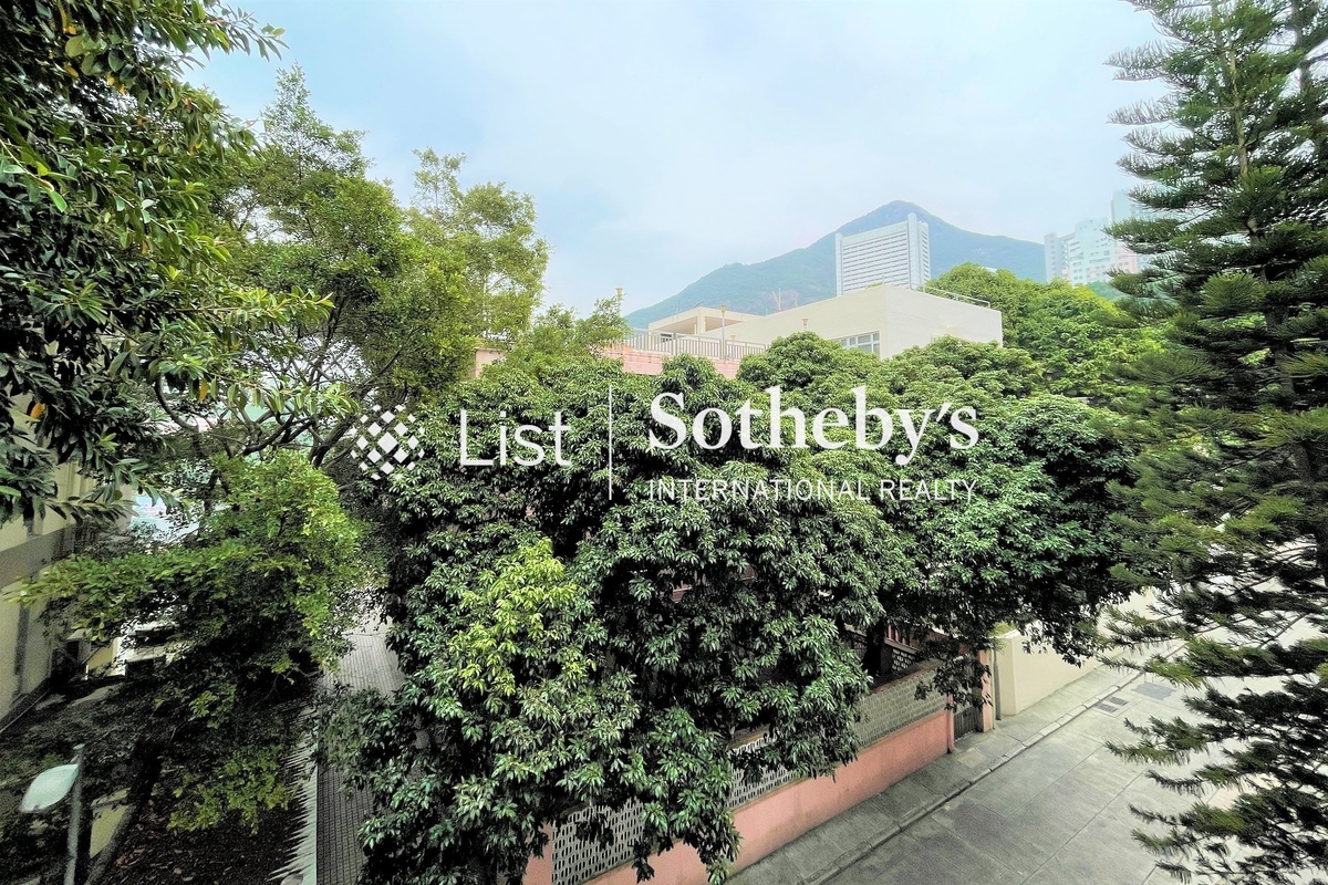 The Regalis 帝鑾閣 | View from Living and Dining Room