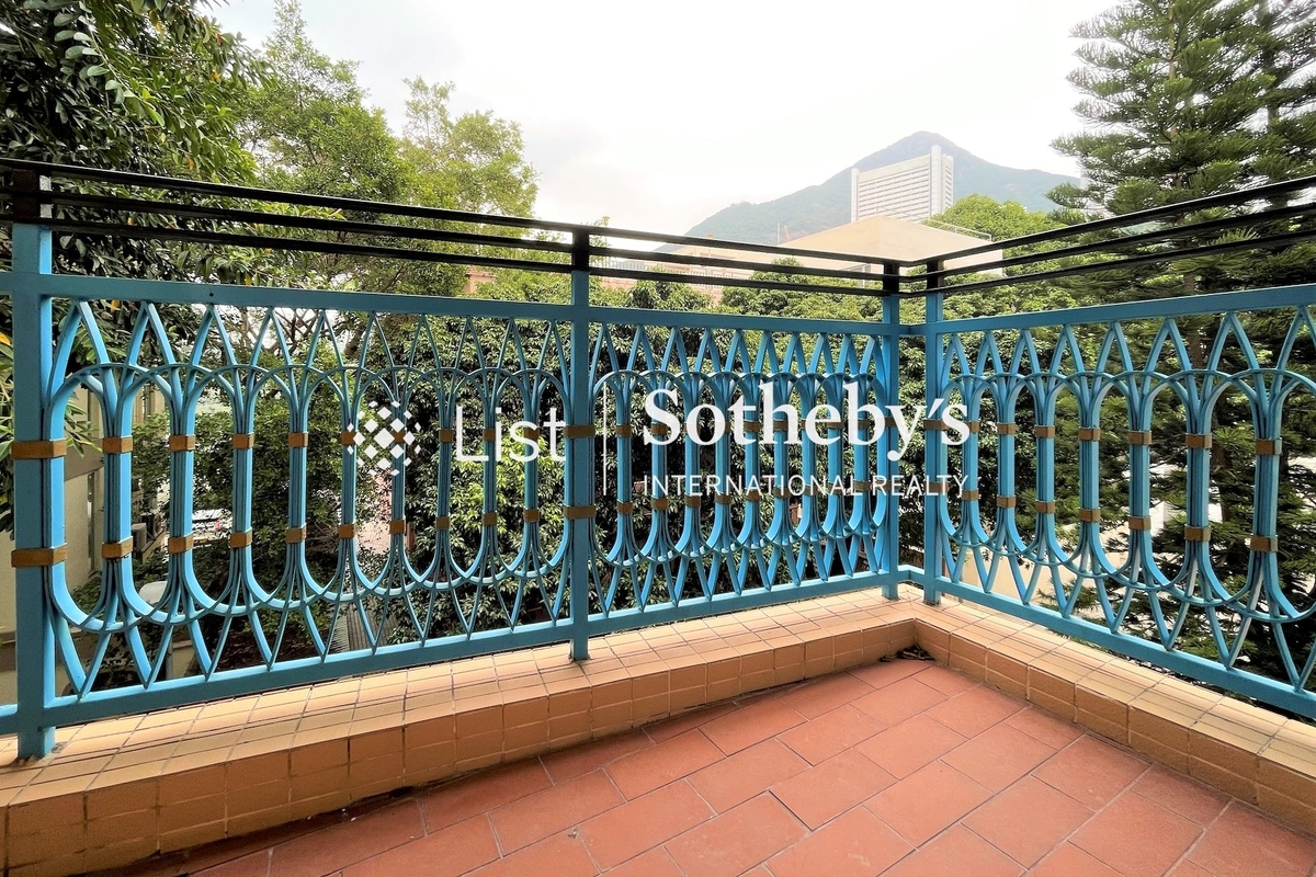 The Regalis 帝鑾閣 | Balcony off Living and Dining Room