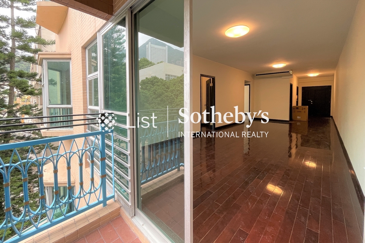 The Regalis 帝鑾閣 | Balcony off Living and Dining Room