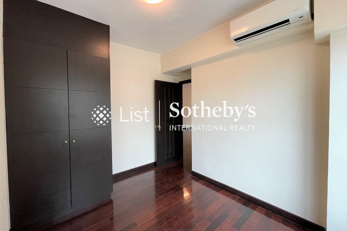 The Regalis 帝鑾閣 | Third Bedroom