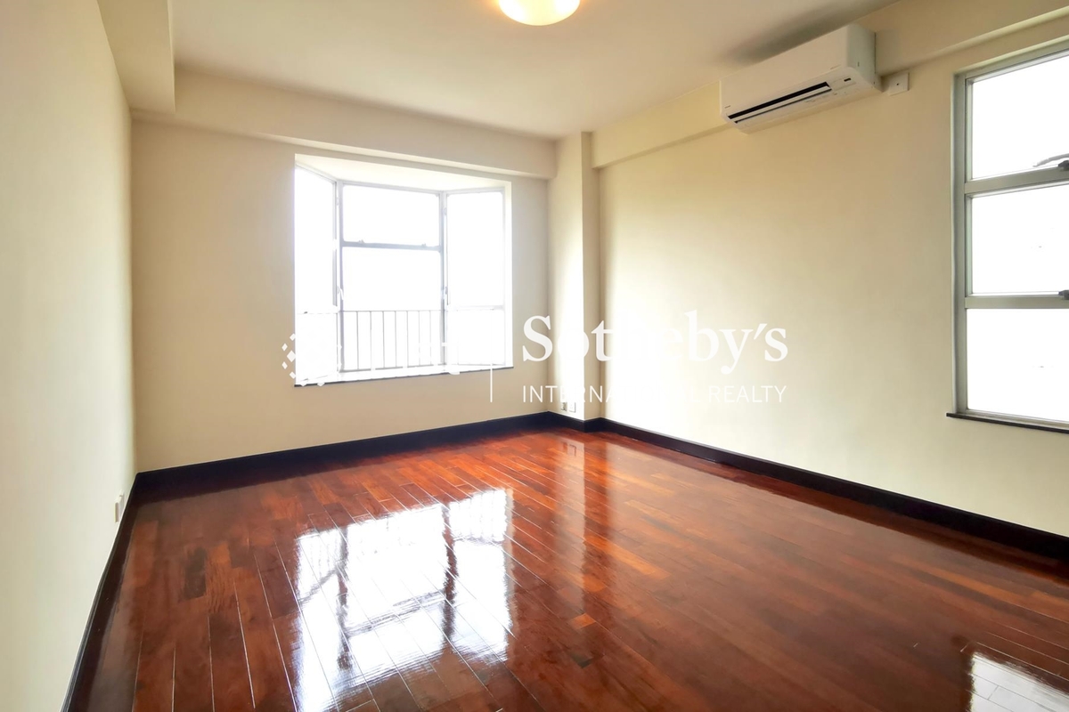 The Regalis 帝鑾閣 | Master Bedroom