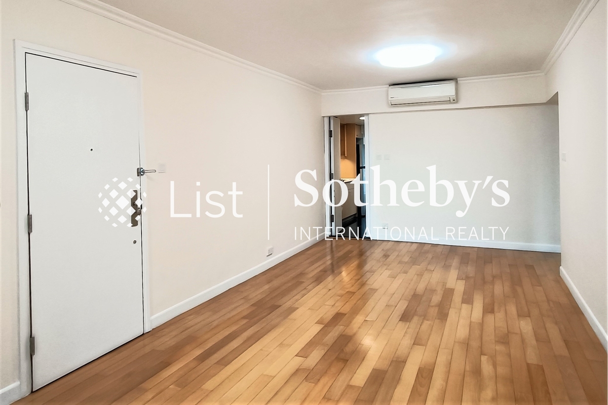 Pacific Palisades 寶馬山花園 |  Living and Dining Room