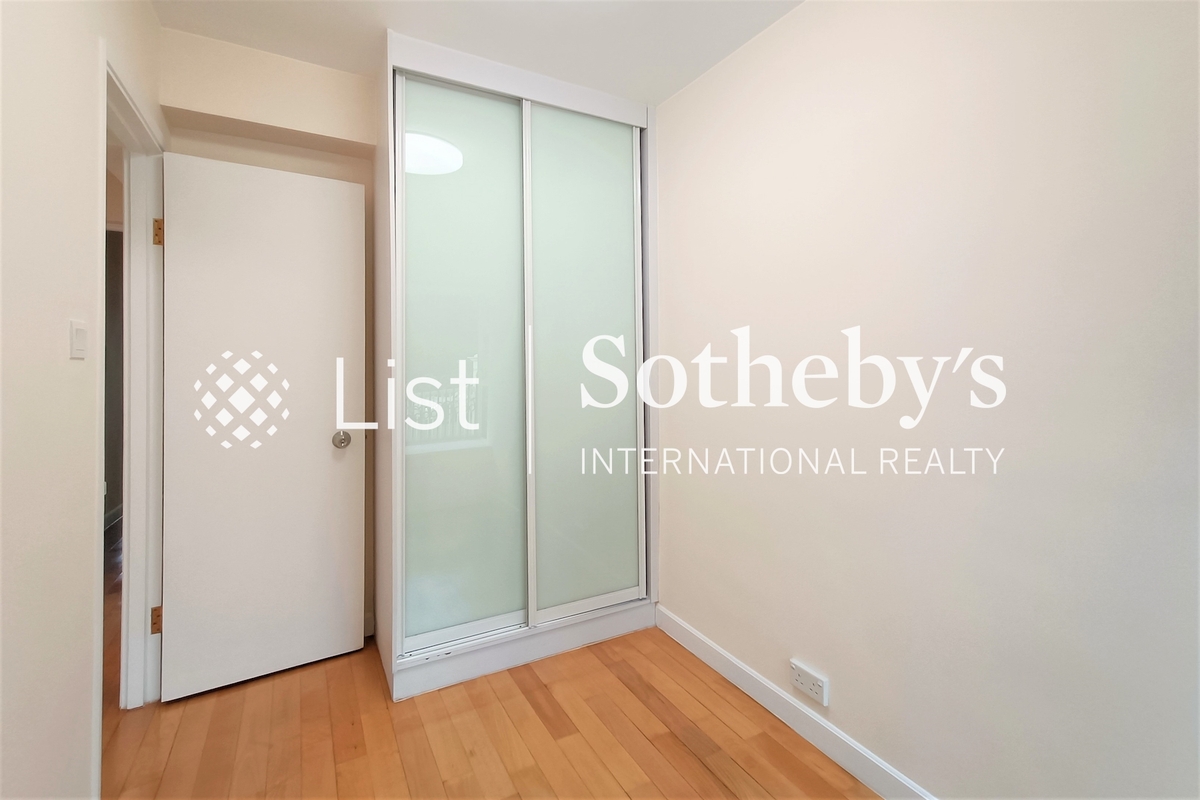 Pacific Palisades 寶馬山花園 | Built-in Wardrobe in Second Bedroom 