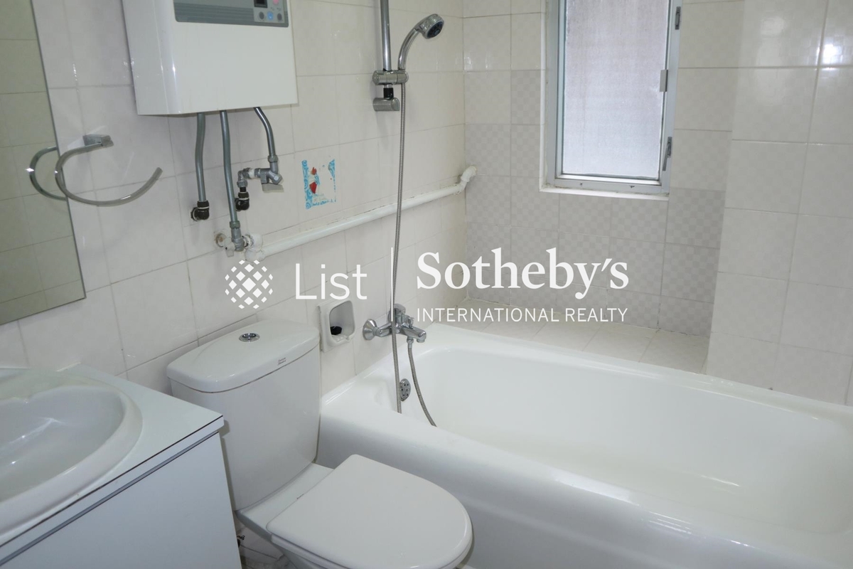 Vista Mount Davis 華亭閣 | Guest Bathroom