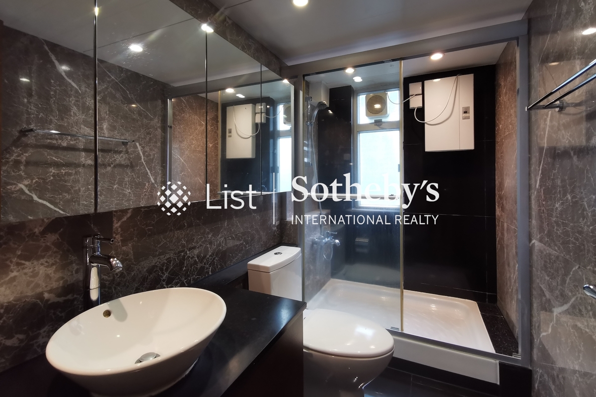 Vista Mount Davis 華亭閣 | Master Bathroom