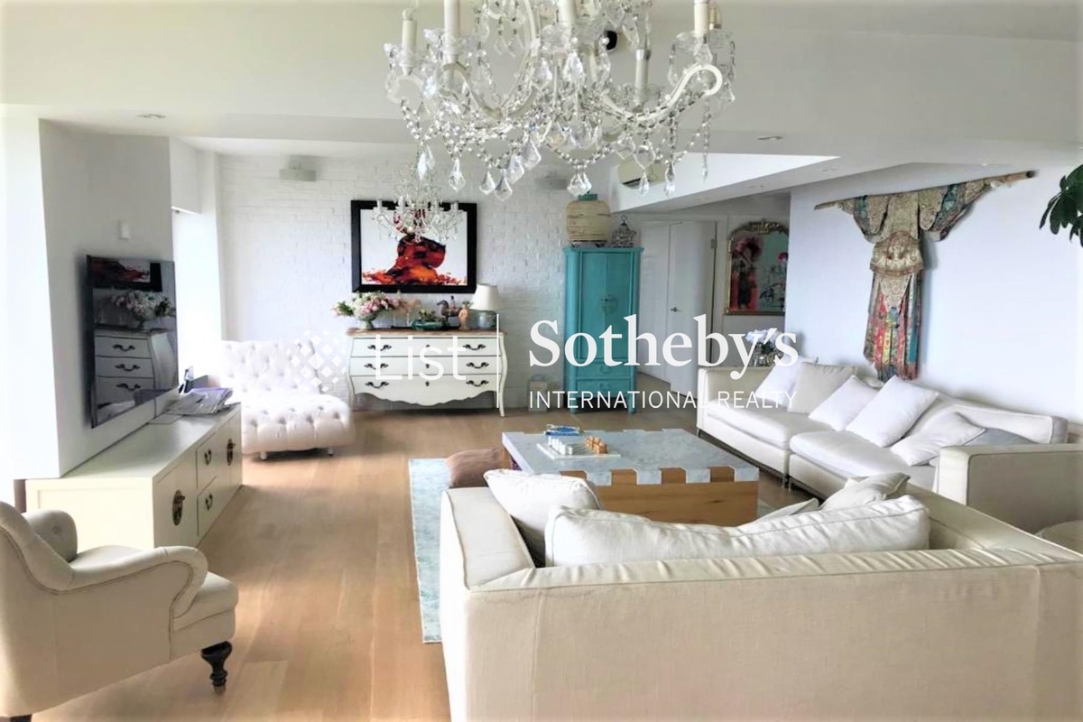 Vista Mount Davis 華亭閣 | Living and Dining Room