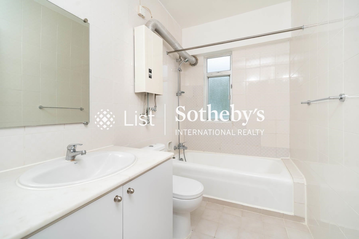 Vista Mount Davis 華亭閣 | Master Bathroom