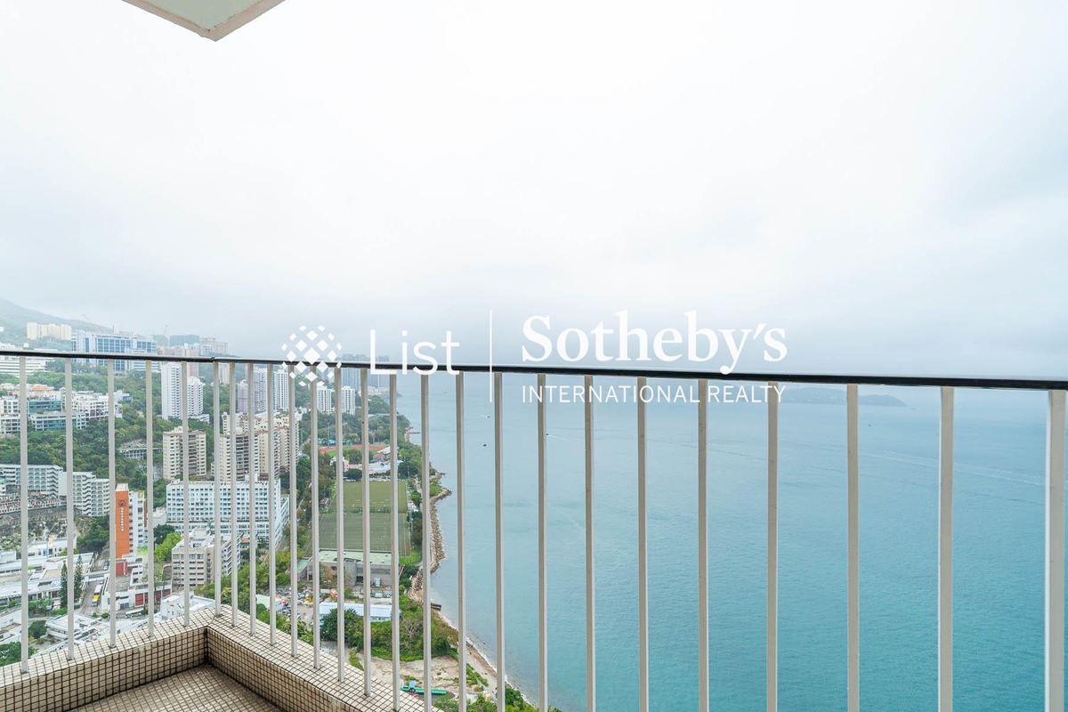 Vista Mount Davis 華亭閣 | Balcony off Living and Dining Room