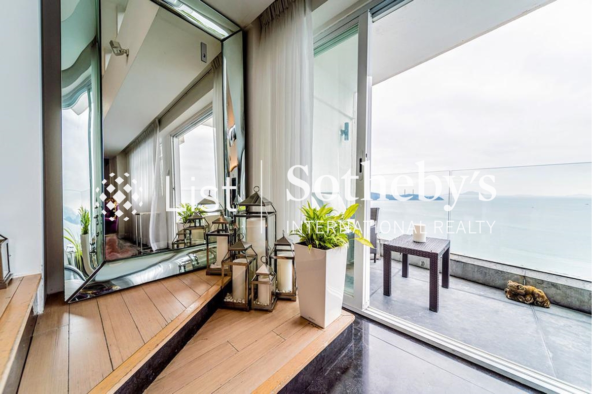 Vista Mount Davis 華亭閣 | Balcony off Living and Dining Room
