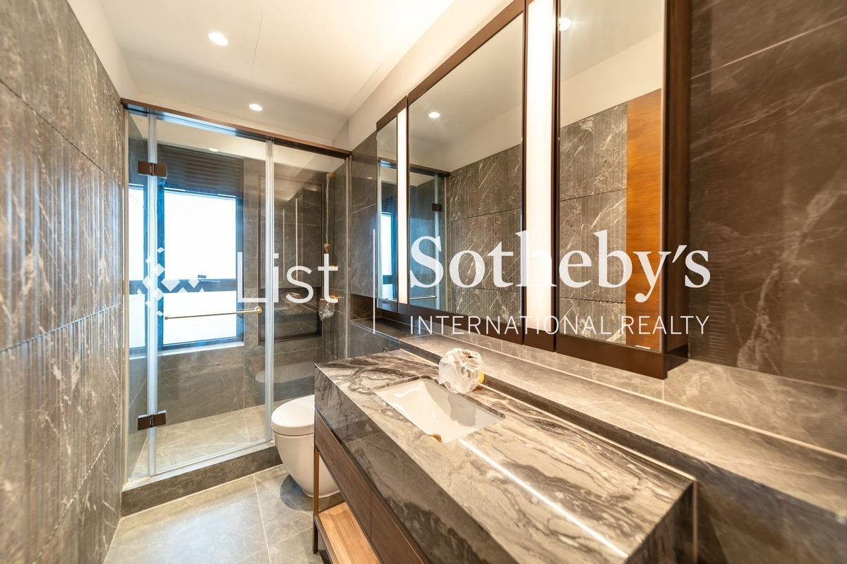 Victoria Coast Victoria Coast | Guest Bathroom