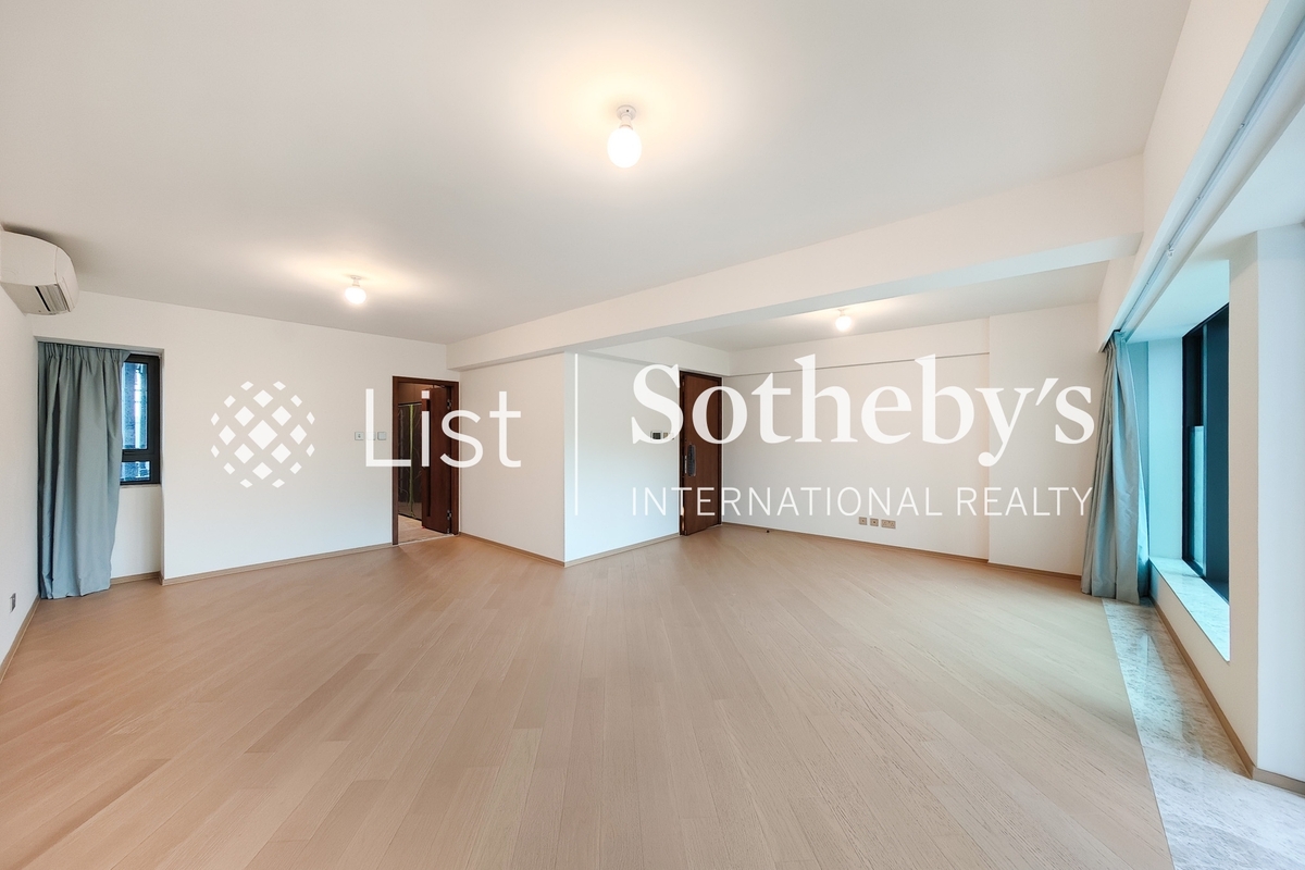 Victoria Coast Victoria Coast | Living and Dining Room