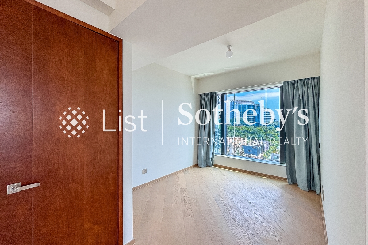 Victoria Coast Victoria Coast | Walk-in Closet Area in Master Bedroom 