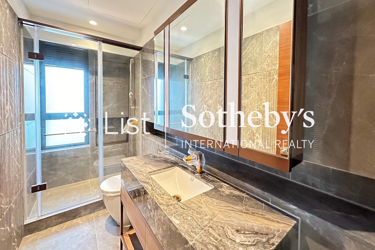 Victoria Coast Victoria Coast | Guest Bathroom